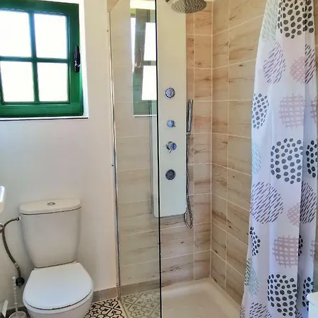 Nyaraló Alma